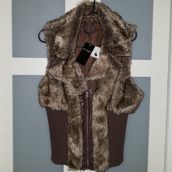 Faux fur vest - Picture 1 of 2